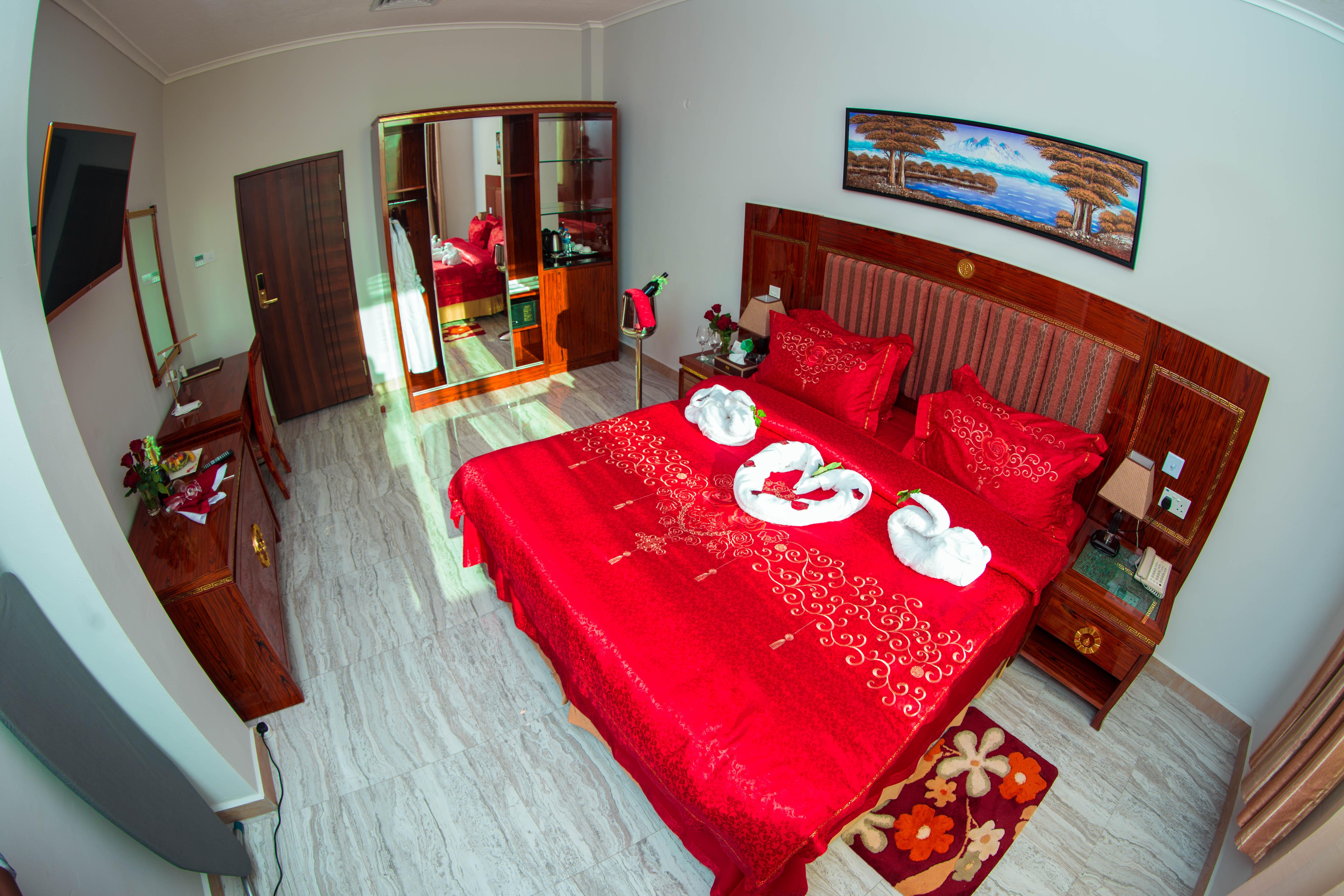 Tiffany Diamond Hotel Makunganya Street Dar es Salaam Bagian luar foto