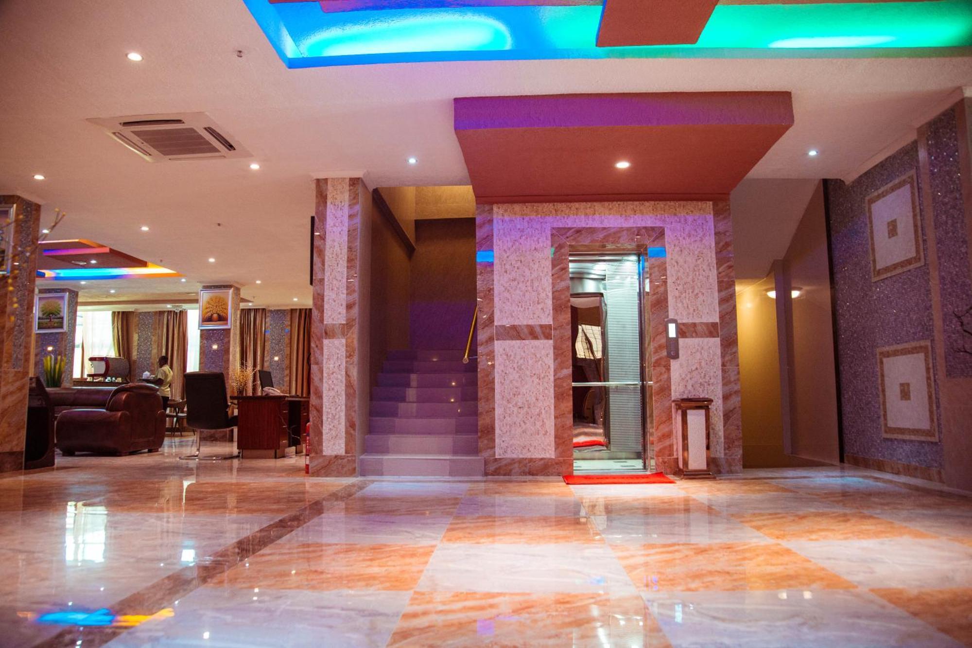 Tiffany Diamond Hotel Makunganya Street Dar es Salaam Bagian luar foto