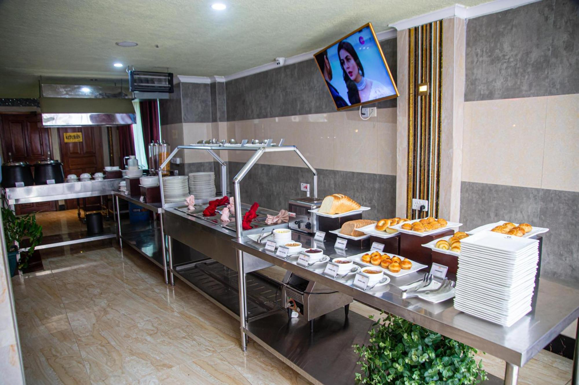 Tiffany Diamond Hotel Makunganya Street Dar es Salaam Bagian luar foto