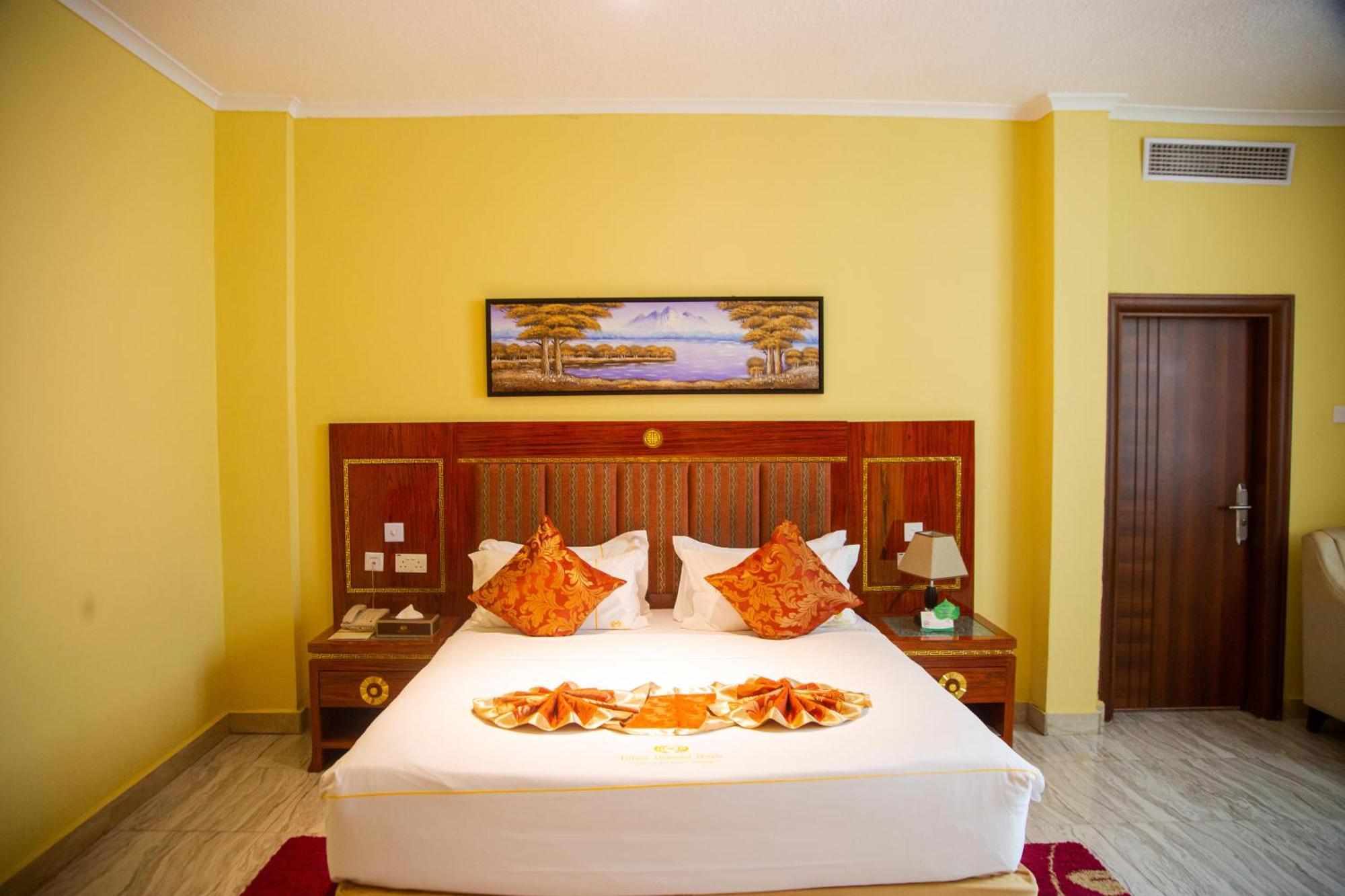 Tiffany Diamond Hotel Makunganya Street Dar es Salaam Bagian luar foto