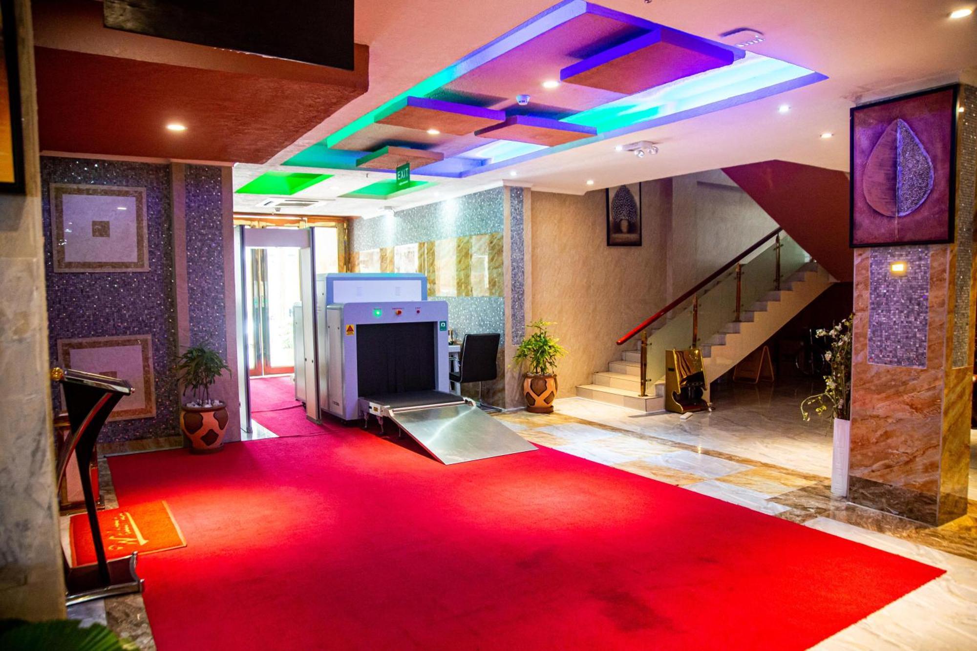 Tiffany Diamond Hotel Makunganya Street Dar es Salaam Bagian luar foto